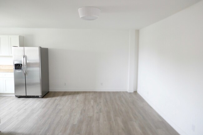 Foto del edificio - 925 W 41st Dr
