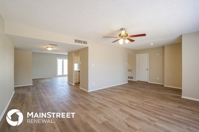 Building Photo - 15202 N 38th Ave