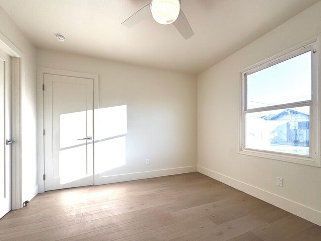 Building Photo - Residential Apartment near Downtown Fullerton