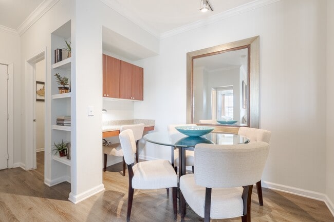 Built in Desks & Bookshelves * - Canyons at Saddle Rock