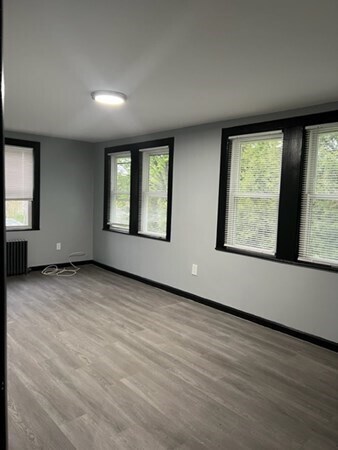 Building Photo - 83 Bow St