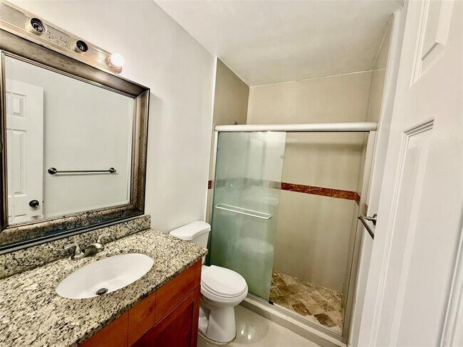 Foto del edificio - 299 SW 7th St