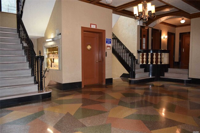 Foto del edificio - 30-83-83 29th St
