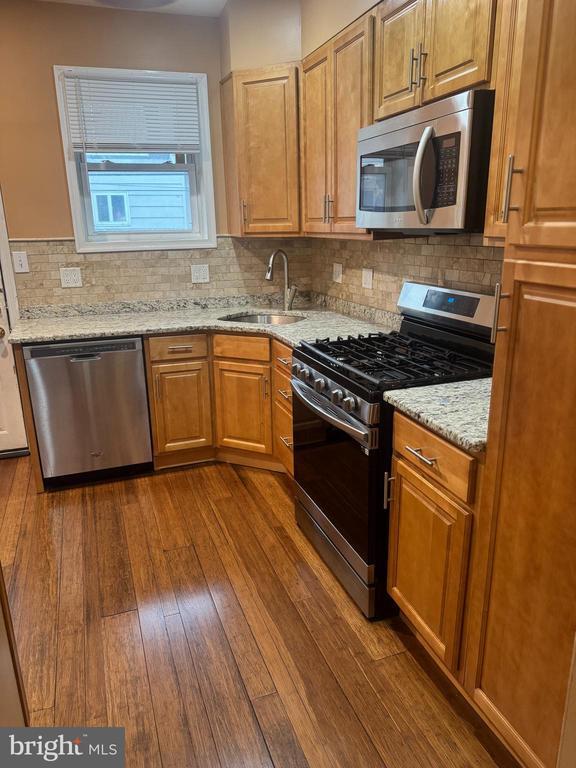 Building Photo - 3412 Salmon St