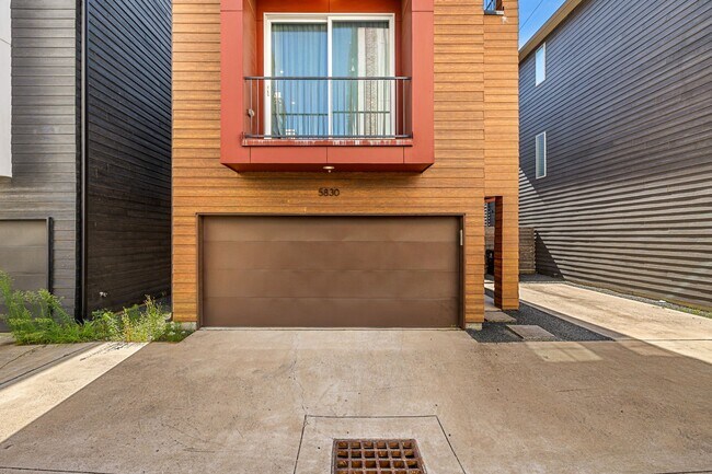Building Photo - 5830 Winsome Ln