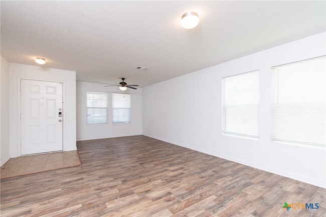 Foto del edificio - 9007 Sandyford Ct