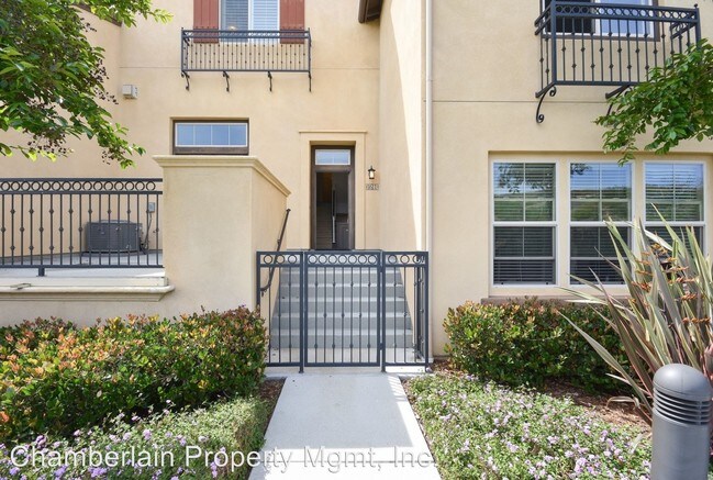 Building Photo - 3 br, 2.5 bath House - 1611 Fairlead Ave.