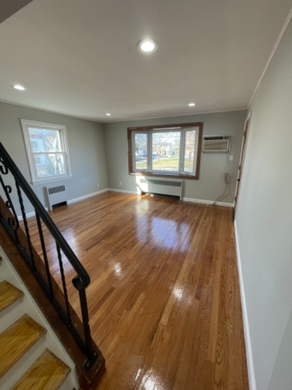 Building Photo - 1304 Dill Ave