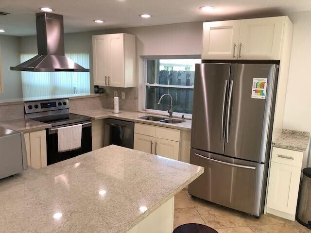 Foto del edificio - 60 Forest Cir