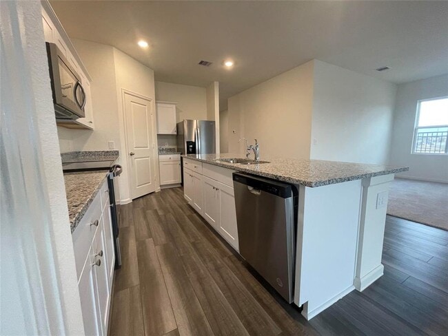 Building Photo - 27211 Blue Pool Dr