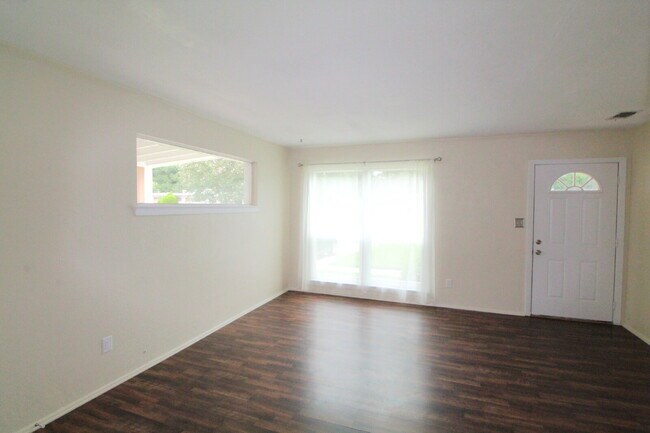Foto del edificio - Spacious 3-Bedroom Home Off Fairfield – Pe...
