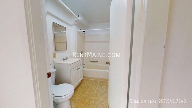 Building Photo - 2412 Western Ave