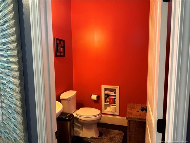 Building Photo - Gorgeous 3 bedroom 2.5 bath home!