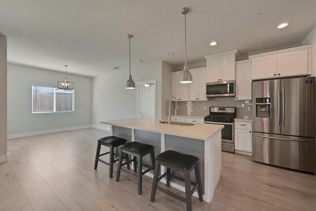 Building Photo - 2154 Butler Dr