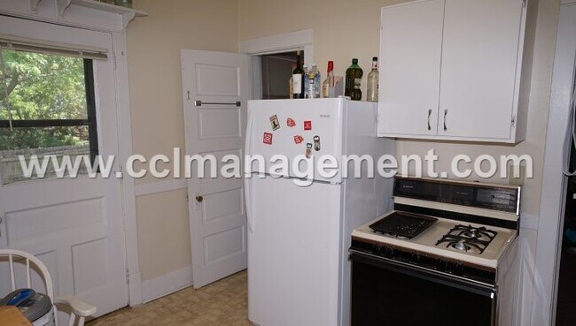 Foto del edificio - 729 Clark Ct