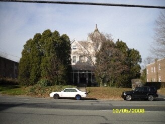 Primary Photo - 11 W Chester Pike