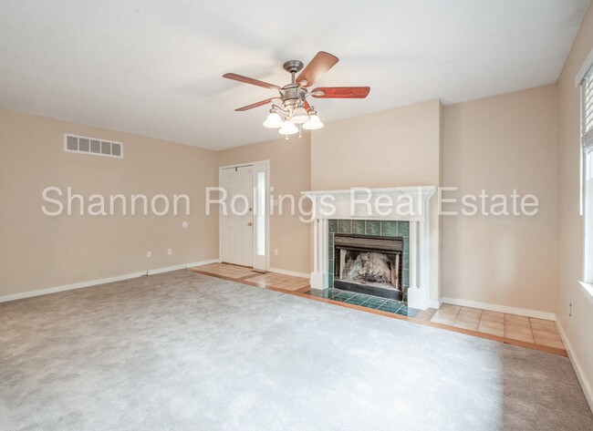 Foto del edificio - 2 Bluff Pointe Way