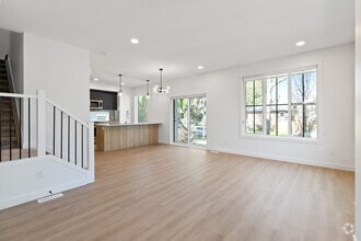 Building Photo - 8305-8387 87 St NW