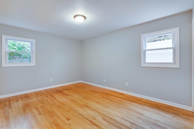 Building Photo - 45 Bayside Terrace