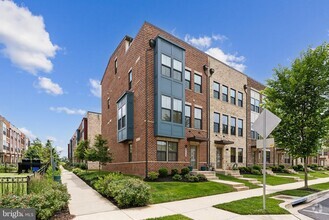 Building Photo - 4735 Towne Park Rd