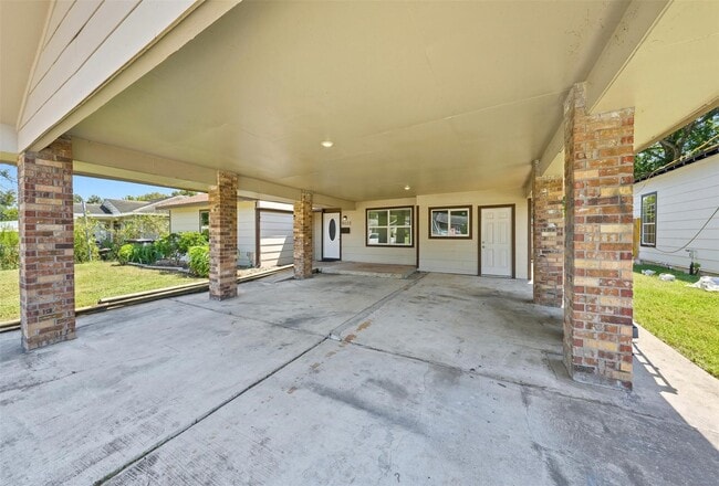 Building Photo - 5022 Balkin St