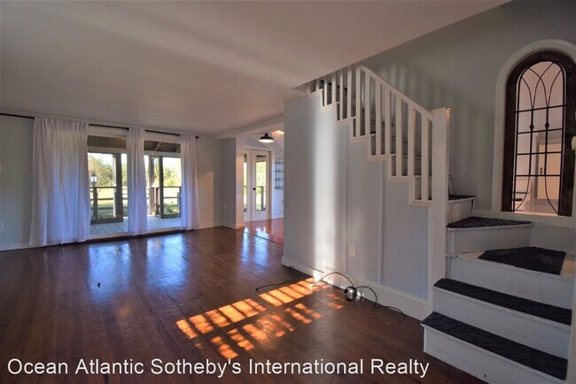 Building Photo - 2 br, 1.5 bath House - 124 Rodney Avenue