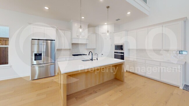 Building Photo - 15595 Verdin Mews