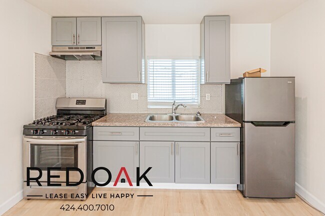 Foto del edificio - 929 1/4 W 77th St-2