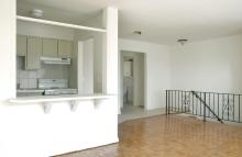 bar height counter/open kitchen - 54 High St