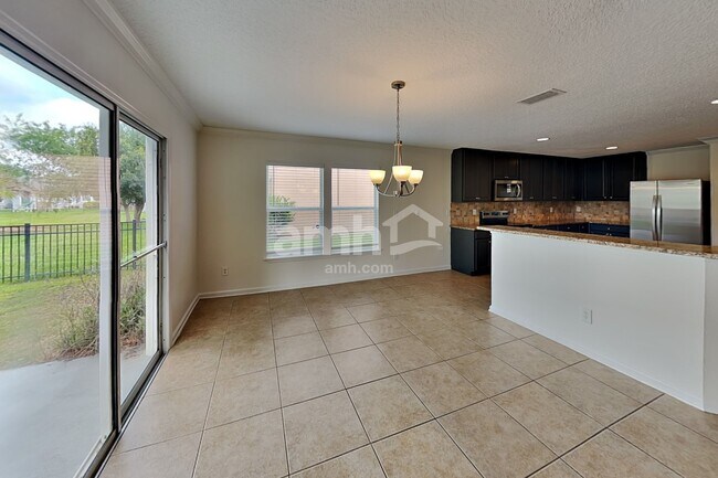 Foto del edificio - 385 Bostwick Cir