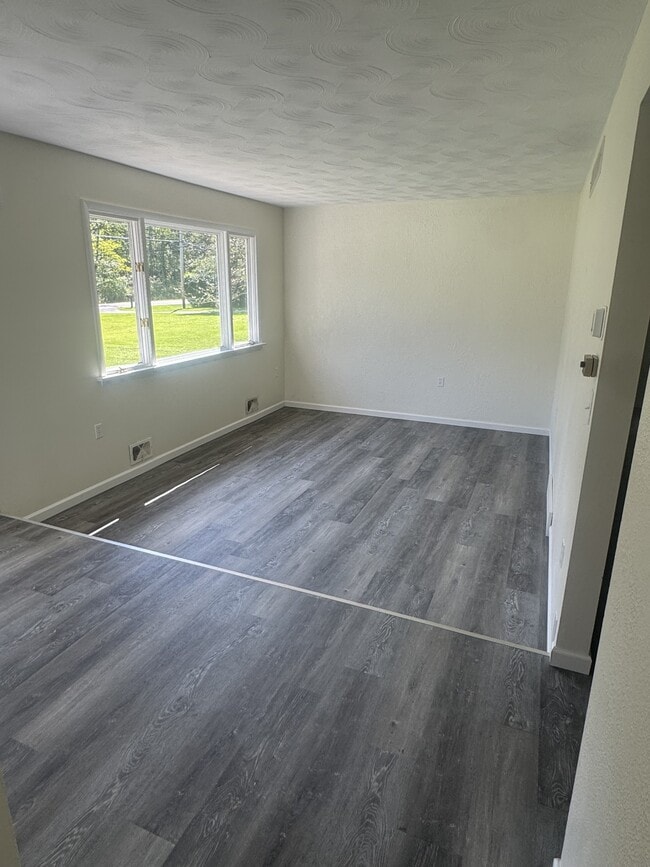 Building Photo - 117 Hutchings Rd