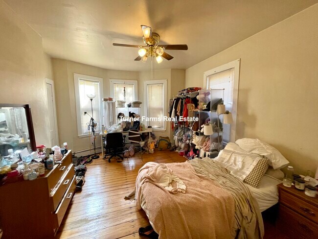 Building Photo - 19 Sachem St