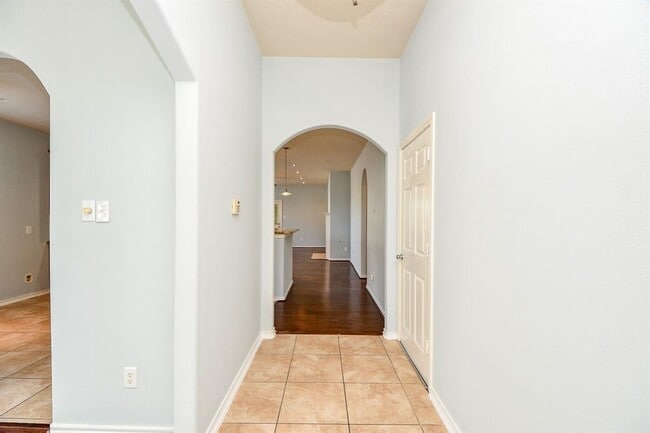 Building Photo - 13722 Clear Trail Ln