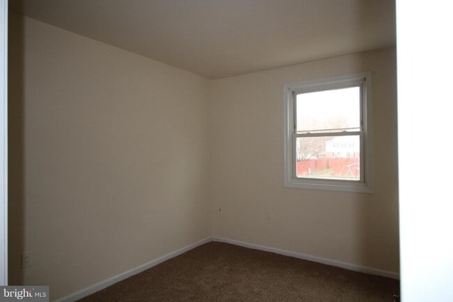 Foto del edificio - 8311 Irongate Way