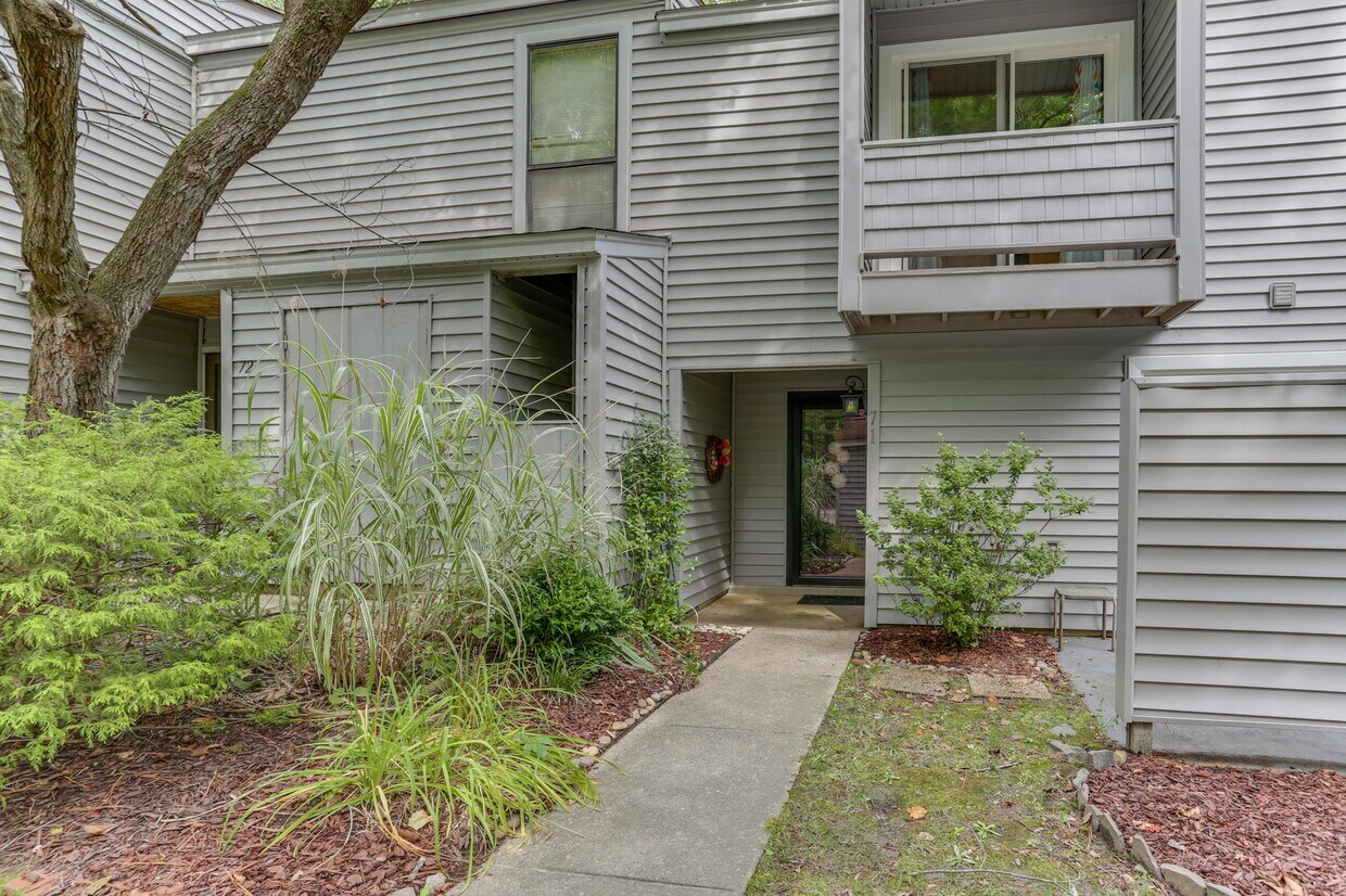 71 Summer E, Williamsburg, VA 23188 Townhome Rentals in Williamsburg