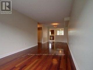 Photo du bâtiment - 120 Railroad St