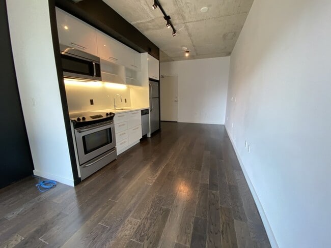 Building Photo - 51 Trolley Cres