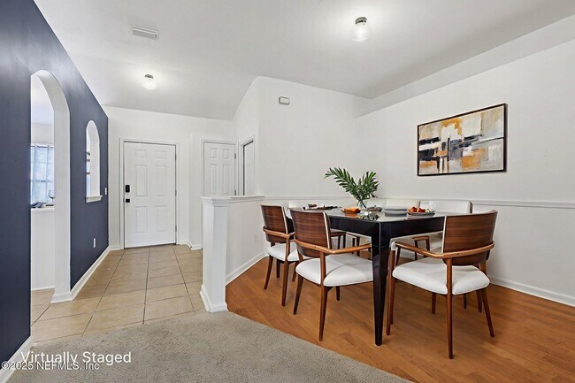 Building Photo - 2688 Glenhaven Dr