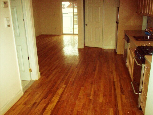 Building Photo - 41 Marble Hill Ave