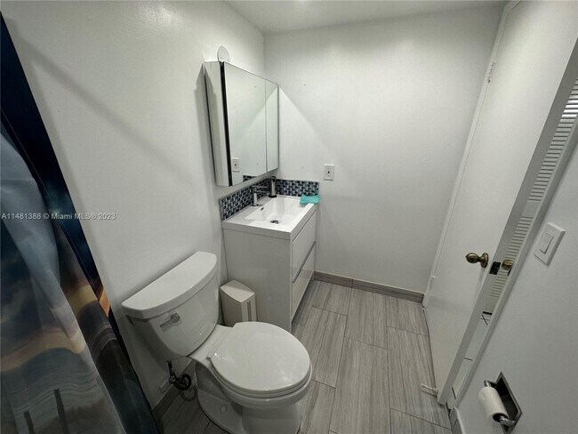 Foto del edificio - 10145 NW 9th St Cir