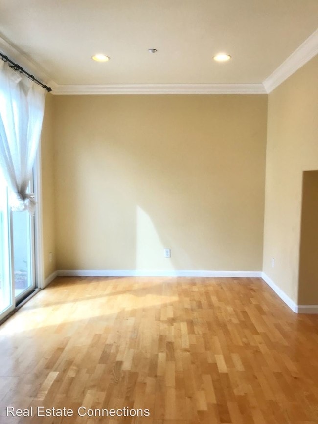 Building Photo - 3 br, 3 bath House - 21 Paragon Court