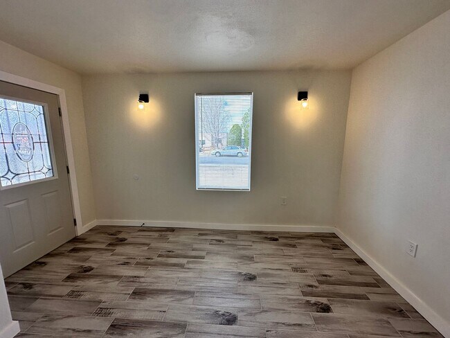 Building Photo - Just Remodeled, Stunning Upgrades! LARGE S...