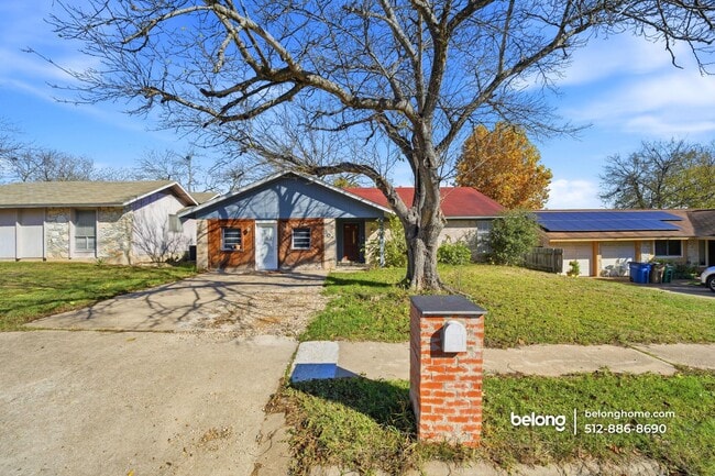 Building Photo - 802 Buckingham Pl