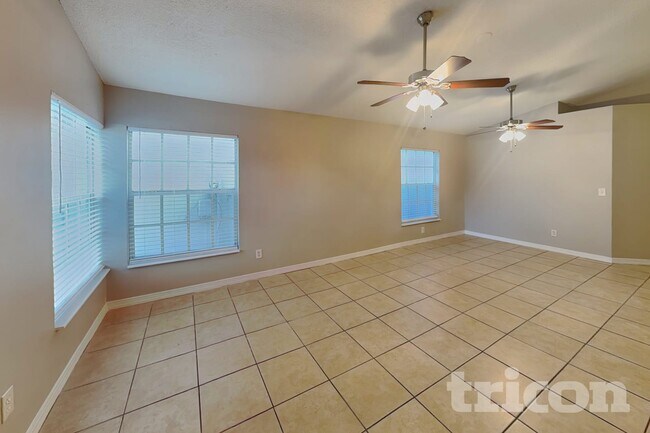 Foto del edificio - 682 Channing Dr