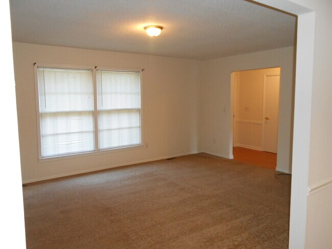 Building Photo - Price Improvement! Single Brick Ranch in G...