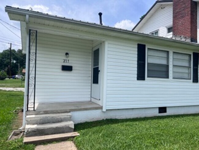 Foto del edificio - Oak Ridge 37830 - 1 bed 1 bath apartment -...