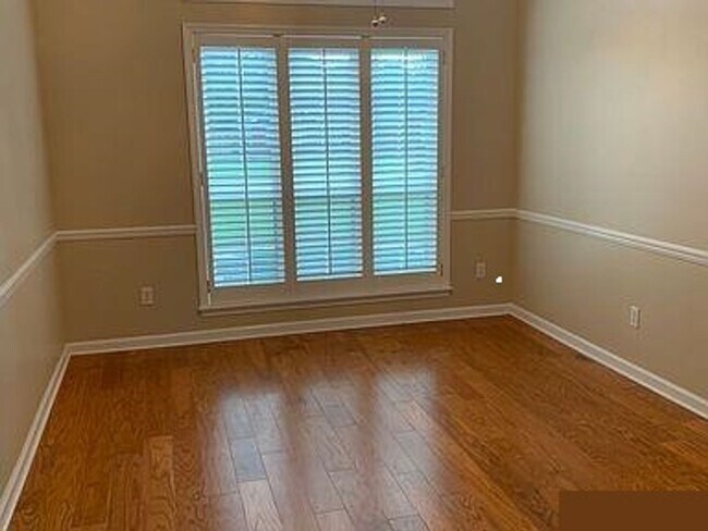 Building Photo - Clubview Estate Subdivision!