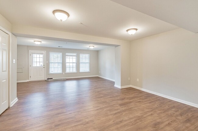 Building Photo - 3 Bed 2.5 Bath Townhome for rent in German...