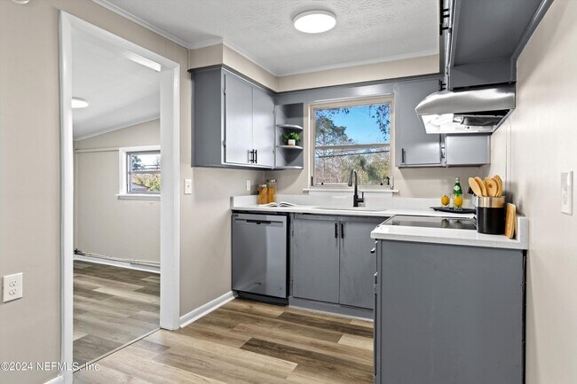 Building Photo - 284 Capella Rd