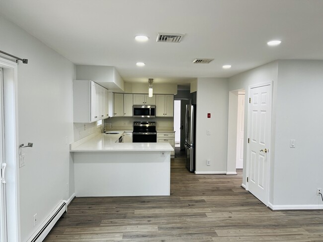 Building Photo - 8 Dunning Ave